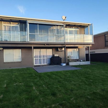 Home With Sea Views Ню Плимут Екстериор снимка