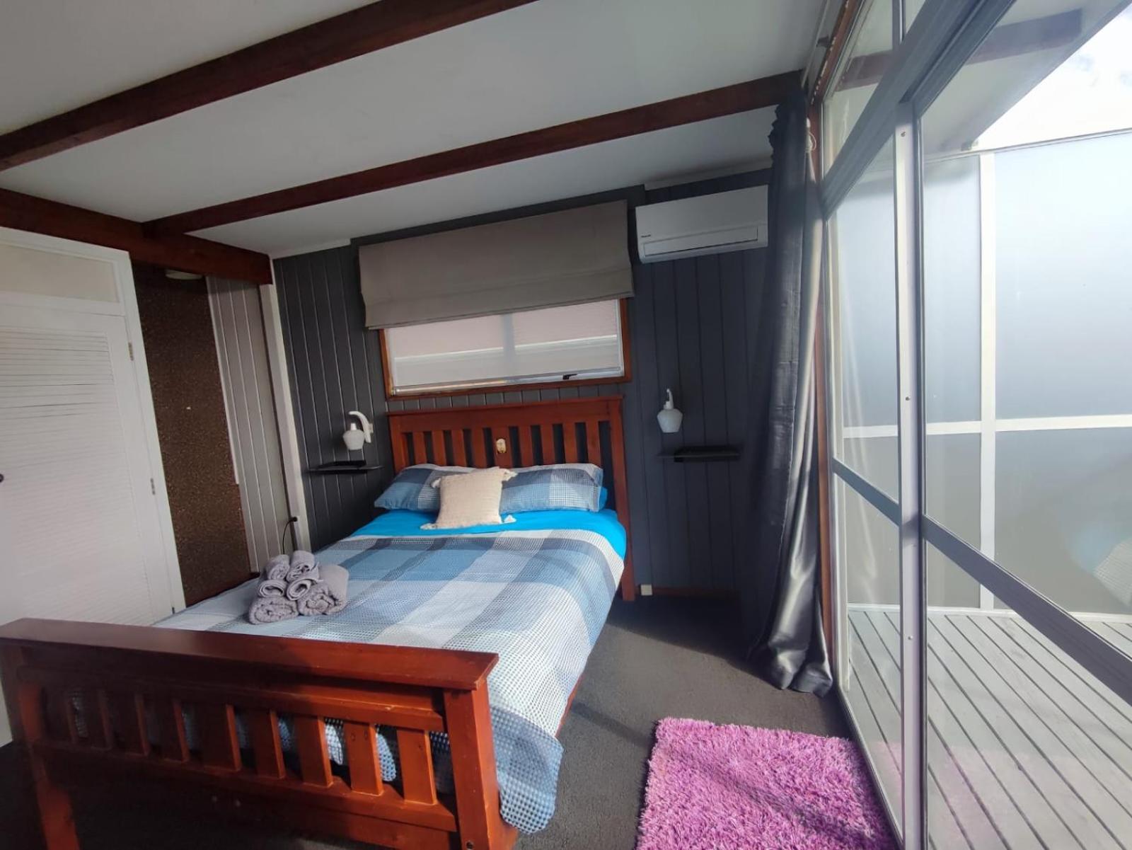 Home With Sea Views Ню Плимут Екстериор снимка