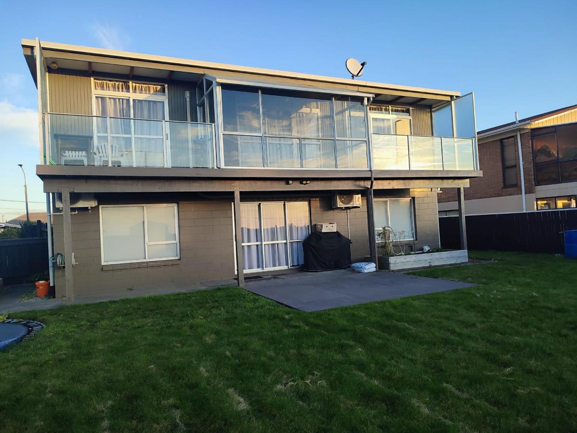 Home With Sea Views Ню Плимут Екстериор снимка