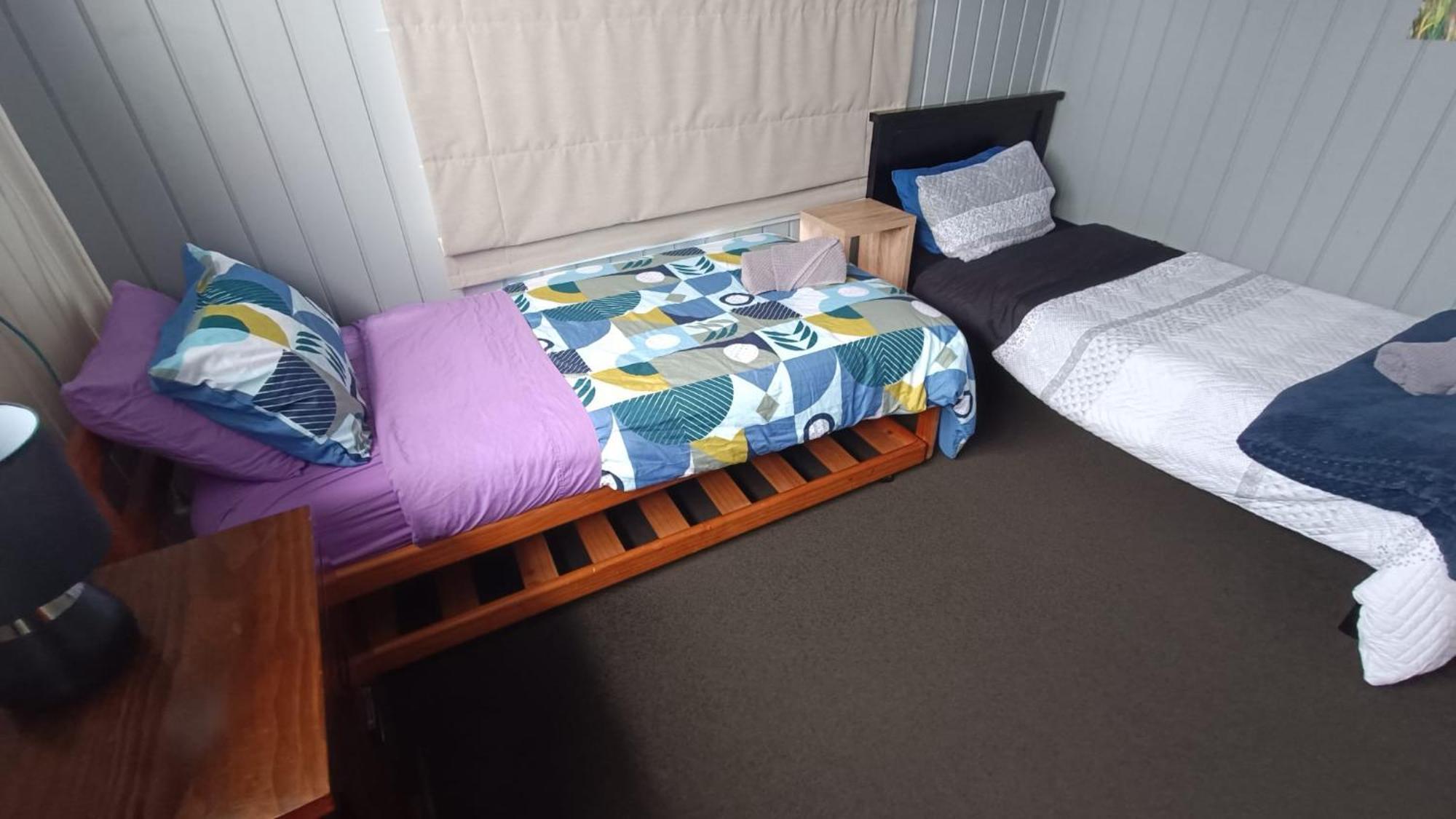 Home With Sea Views Ню Плимут Екстериор снимка